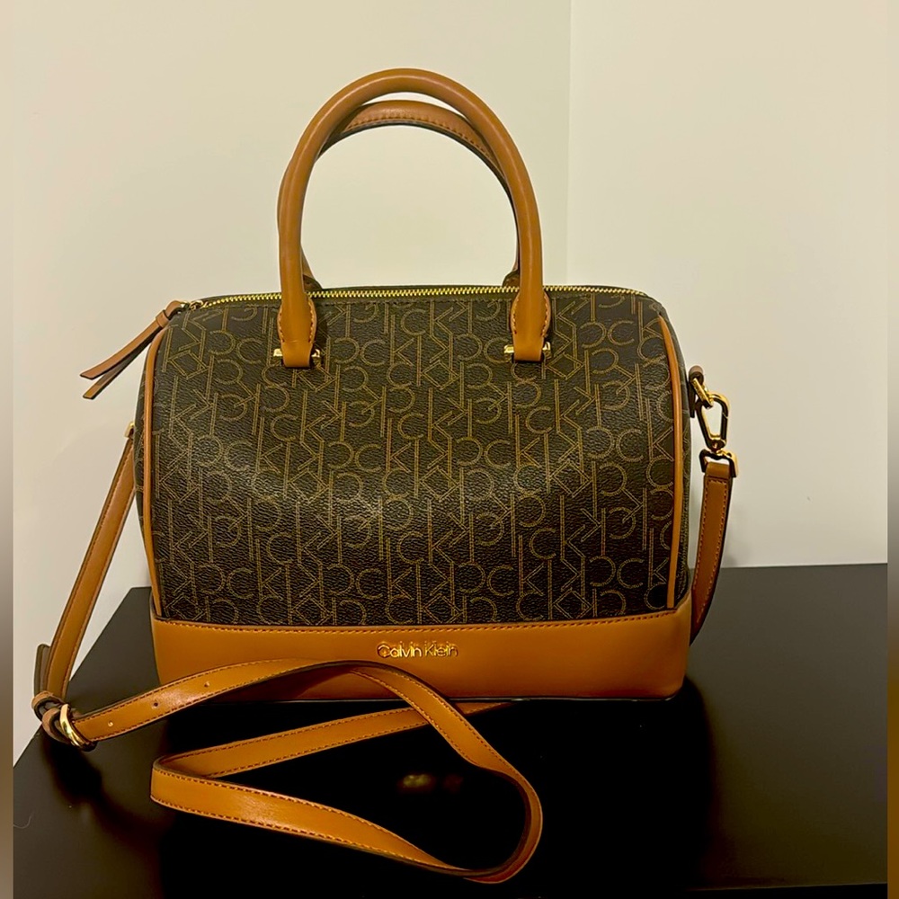 ACCEPTING OFFERSCalvin Klein purse. Removable body strap, brand new, never used.